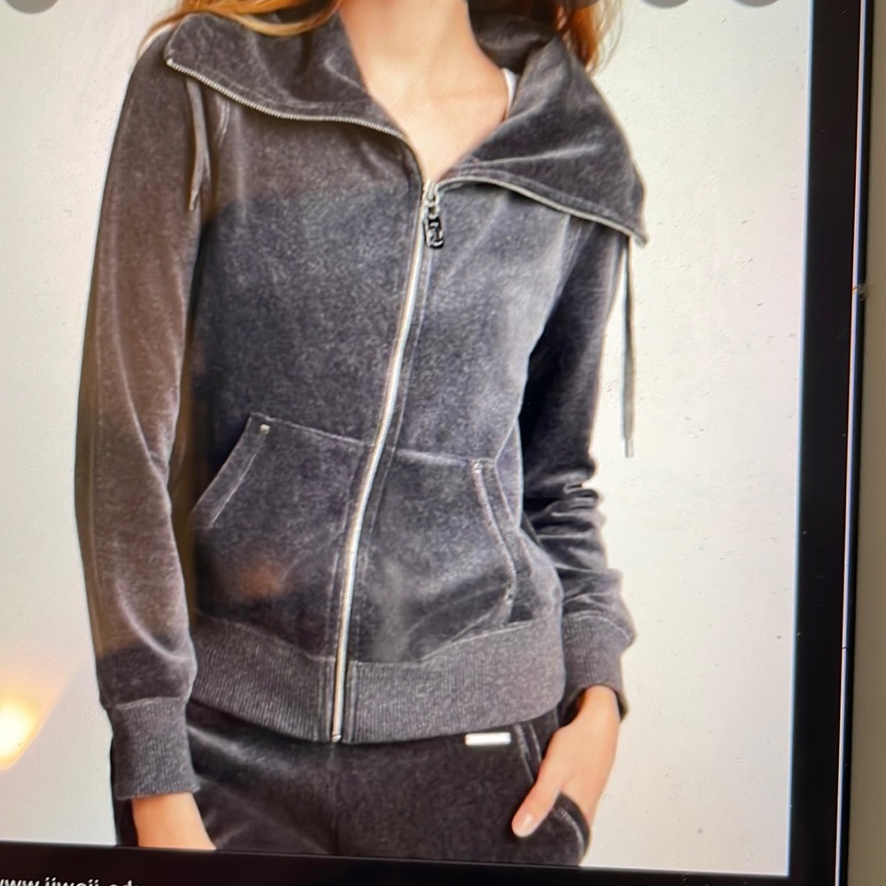 Michael Kors Women’s Small Velour Top with Zip Up front 2 Front Pockets - Picture 2 of 12